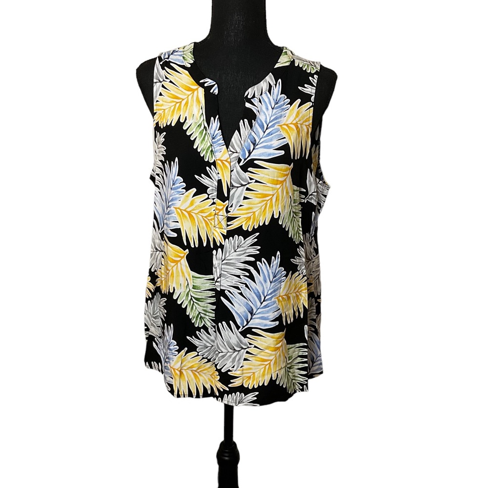 Crown & Ivy Blackmulti Icon Peasant Sleeveless Shirt. Size:L